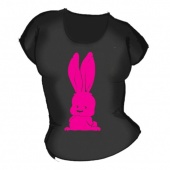Женская чёрная футболка "Розовый зайчик" с принтом на сайте mosmayka.ru
